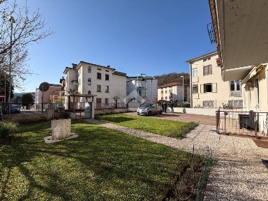 Trilocale via Dalmazia 36, Centro, Valdagno