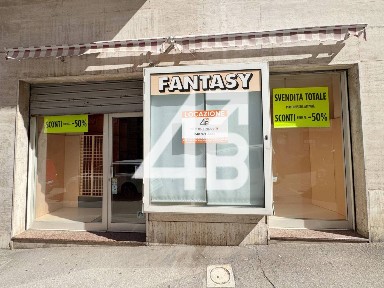 Locale commerciale in Affitto