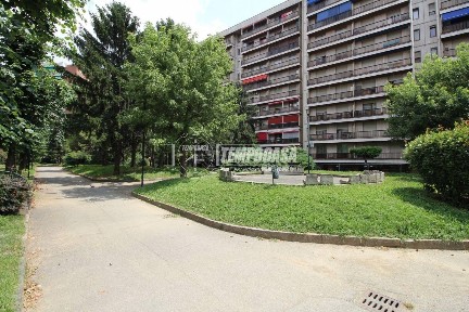 Quadrilocale via RUBINO, Centro Europa, Torino