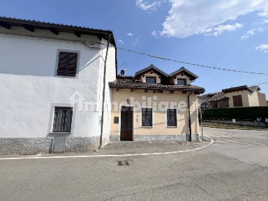 Trilocale via Gabriele D'Annunzio 17, Rosta