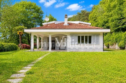 Villa unifamiliare via del Golf, Centro, Carimate
