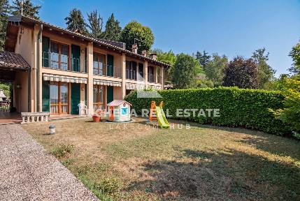Villa a schiera via Cristoforo Colombo 15, Corneno Galliano Carella Mariaga, Eupilio