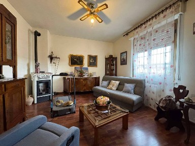 Villa unifamiliare via Stazione 27, Torre Beretti, Torre Beretti e Castellaro