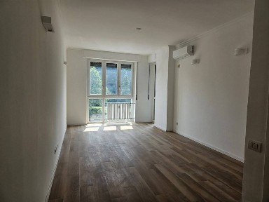 Trilocale via azzone visconti 41, Centro Storico, Monza