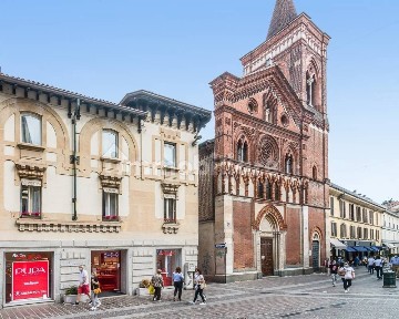 Trilocale vicolo Ambrogiolo 1, Centro Storico, Monza