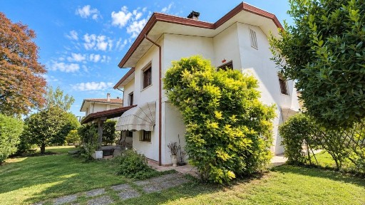 Villa unifamiliare via Giacomo Puccini, Centro, Abano Terme