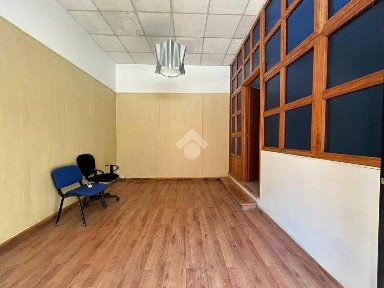 Locale commerciale in Affitto