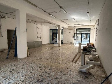 Locale commerciale in Affitto