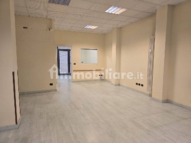 Locale commerciale in Affitto