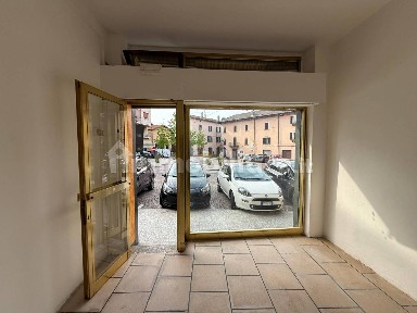 Locale commerciale in Affitto