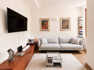 Bilocale viale Tunisia 25, Porta Venezia, Milano