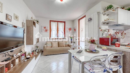 Bilocale via Monza 121, Centro, Cernusco sul Naviglio