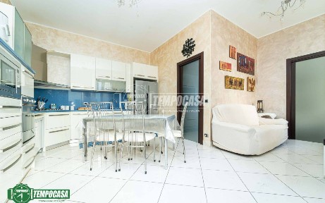 Trilocale viale Abruzzi 19, Morgagni, Milano