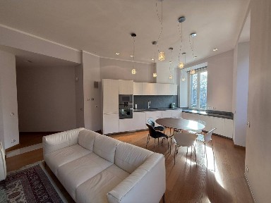 Trilocale via Cusani 18, Cadorna - Castello, Milano