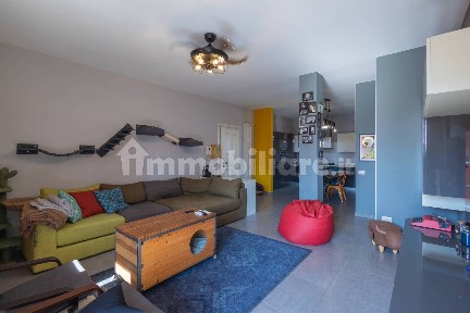 Milano, Bisceglie, Via Valsesia, 66