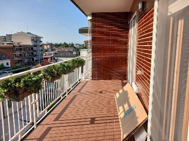 Trilocale via Padre E. Vismara 61, Centro, Garbagnate Milanese