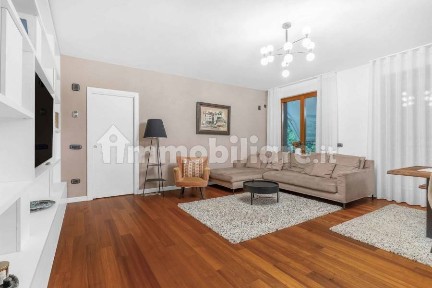 Trilocale via degli Ottoboni 37, San Siro, Milano