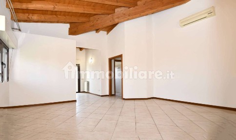 Trilocale via Valle Antrona 10, Baggio, Milano