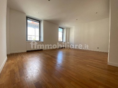 Trilocale via Arco 1, Cadorna - Castello, Milano