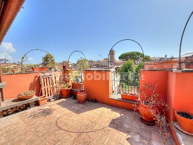 Roma, Trastevere, Via della Pelliccia