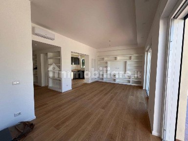 Attico ottimo stato, 130 m², Tor di Quinto, Roma