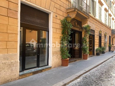 Locale commerciale in Affitto