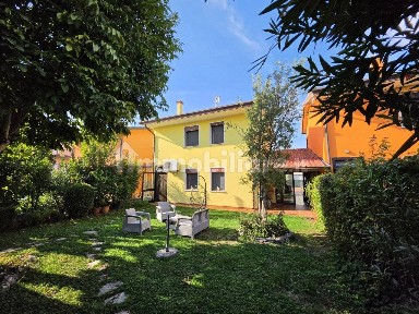 Villa a schiera via Milanello, Saletto, Borgo Veneto