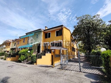 Villa a schiera via Concetto Marchesi 20, Stanghella