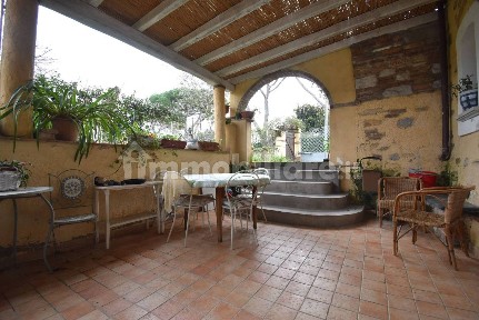 Pietrasanta, Via Don Giovanni Minzoni, 28