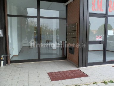 Locale commerciale in Affitto