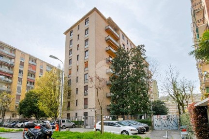 Trilocale via Privata Piero Martinetti 15, Piazzale Siena, Milano