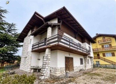 Villa all'asta viale Dolomiti 30, Lavarone