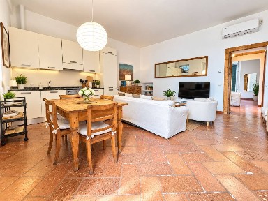Bilocale via Vigevano 33, Navigli - Darsena, Milano