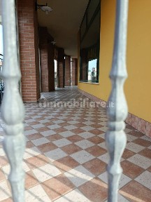 Locale commerciale in Affitto