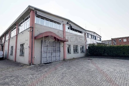 Capannone in Affitto