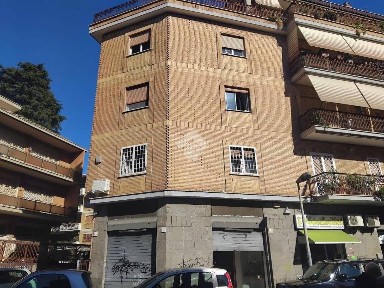 Locale commerciale in Affitto