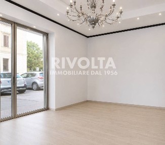 Locale commerciale in Affitto