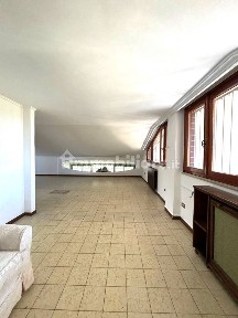 Mansarda via Santo Janni, Centro, Formia