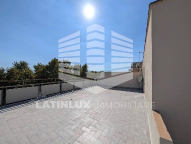 Attico ottimo stato, 70 m², Centro, Latina
