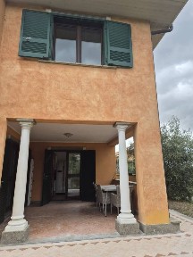 Villa bifamiliare, ottimo stato, 182 m², Frascati