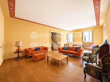 Appartamento via Fillungo 212, Piazza Anfiteatro - Torre Guinigi, Lucca