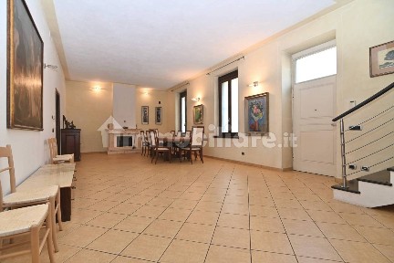 Santo Stefano Ticino, Via Trieste, 90