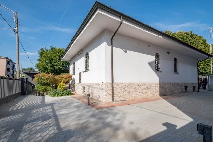 Villa unifamiliare, ottimo stato, 258 m², Senago