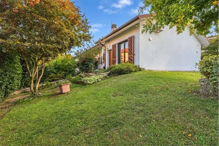 Villa unifamiliare via Venturini, 2, Centro, Magenta