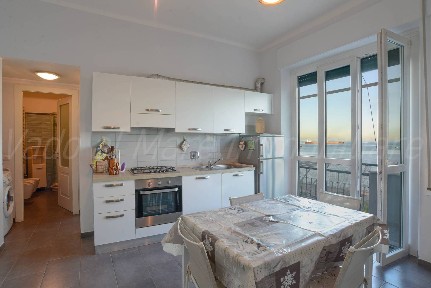 Bilocale via Aurelia 88, Vado Centro, Vado Ligure