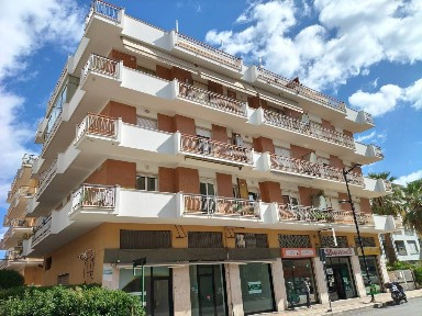 Locale commerciale in Affitto