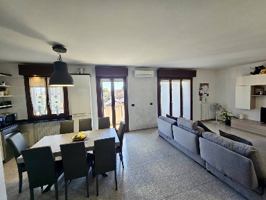 Appartamento buono stato, secondo piano, Pernumia