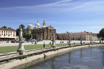 Padova, Prato della Valle - Pontecorvo, Via Andrea Briosco