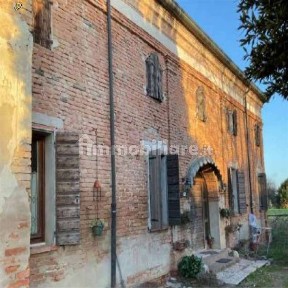 Villetta a schiera all'asta Str. Carobio 8/1, Suzzara