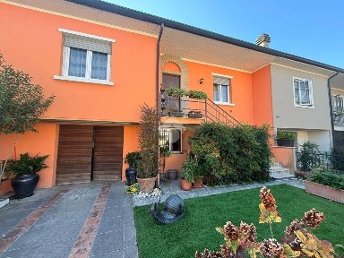 Villa a schiera via Arienti 10, Centro, Canneto sull'Oglio